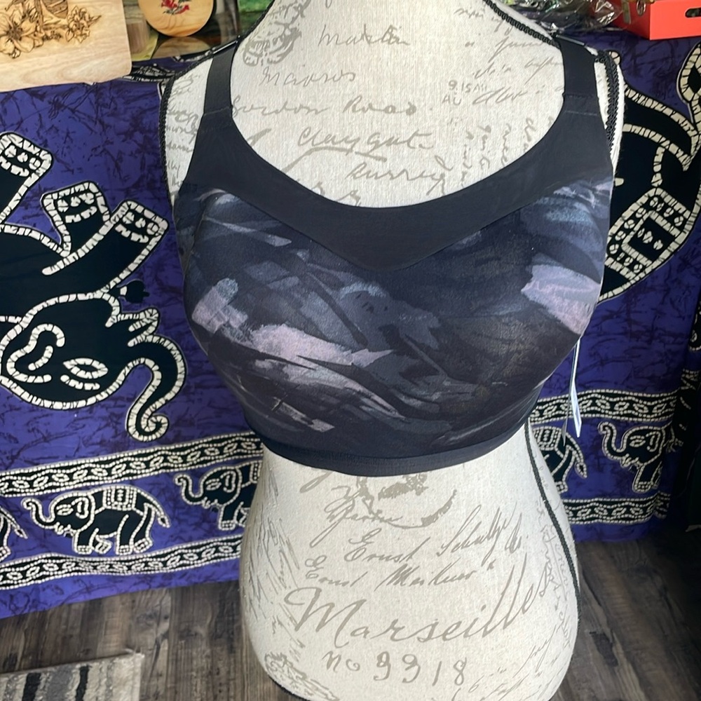 Victoria Secret sports bra